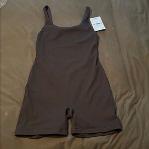 Fleo Black Sleeveless Outfit